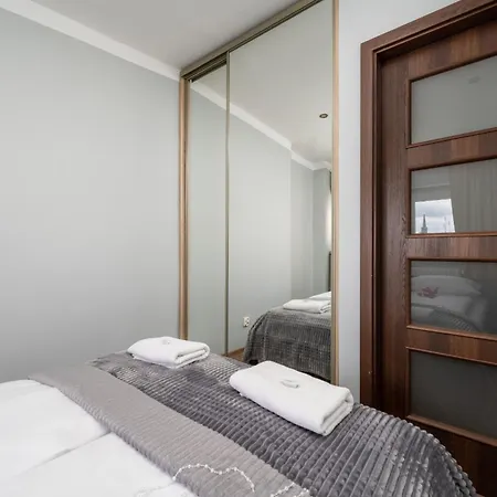 Market Square Corner Kuznicza By Renters * Wrocław