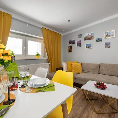 Market Square Corner Kuznicza By Renters * Wrocław